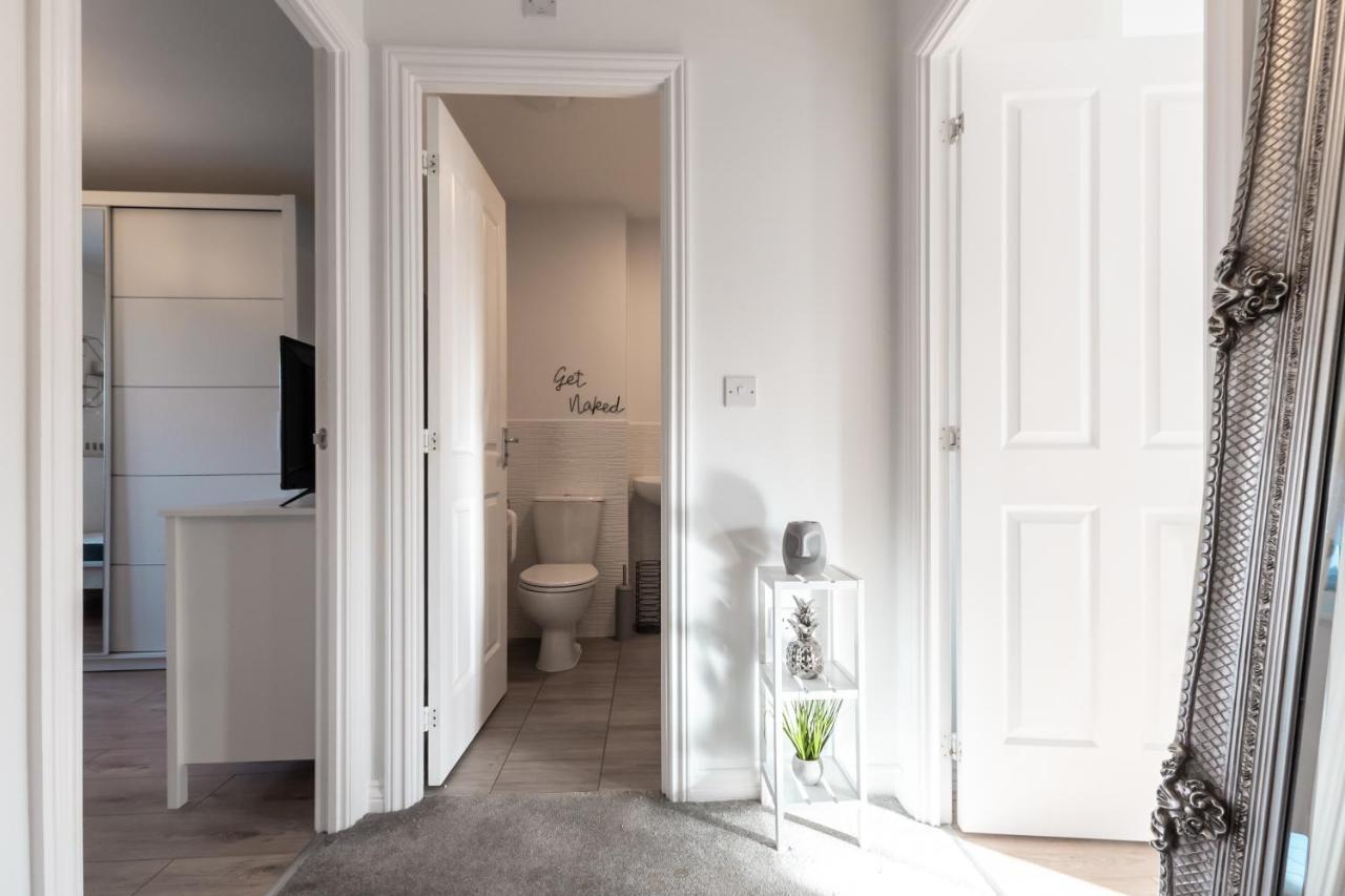 Cheerful 3 Bedroom House - Sleeps 7Alwalton エクステリア 写真